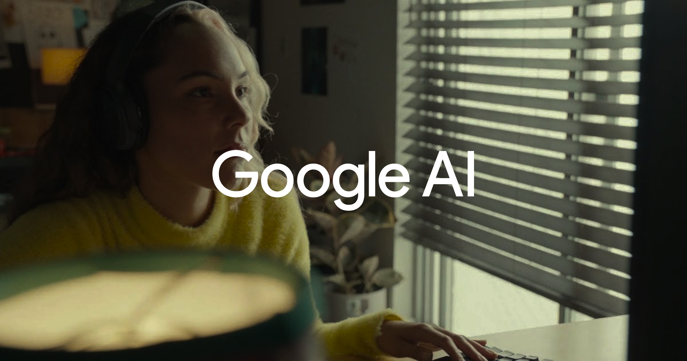 Google Yapay Zeka Modu ile Yepyeni Deneyimler 1 A user engaging with a virtual assistant app for restaurant reservations, depicting modern AI integration in daily tasks.