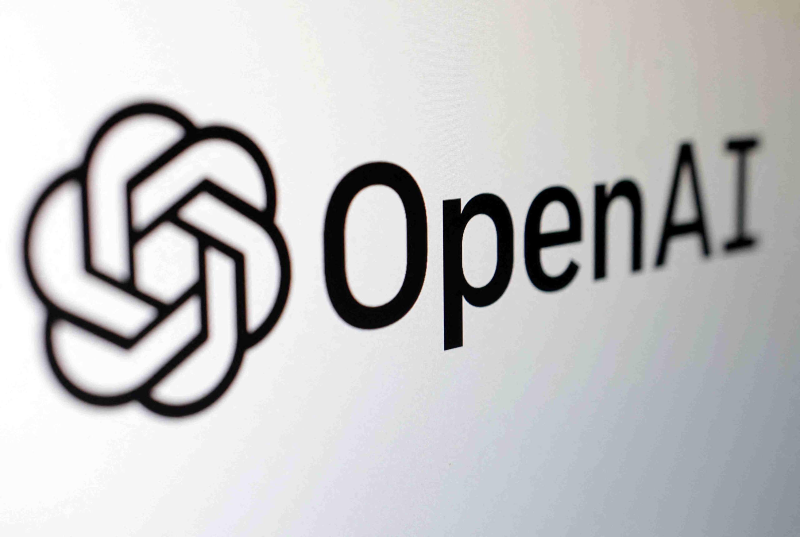 GPT-5.2: OpenAI'ın Yeni Yapay Zeka Modeli Tanıtımı 1 Visual representation of OpenAI's GPT-5.2 AI model, showcasing its features and capabilities in a futuristic digital landscape.