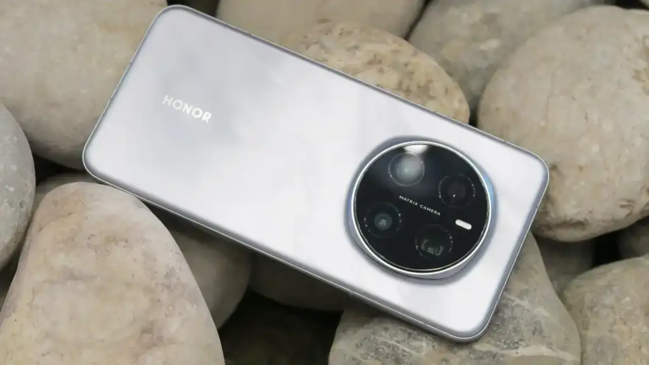 Honor Magic 8 smartphone featuring eye tracking technology in a futuristic setting.