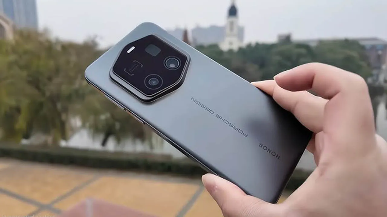 Visual representation of the Honor Magic 8 RSR Porsche Design smartphone, showcasing its luxurious design and advanced camera features.